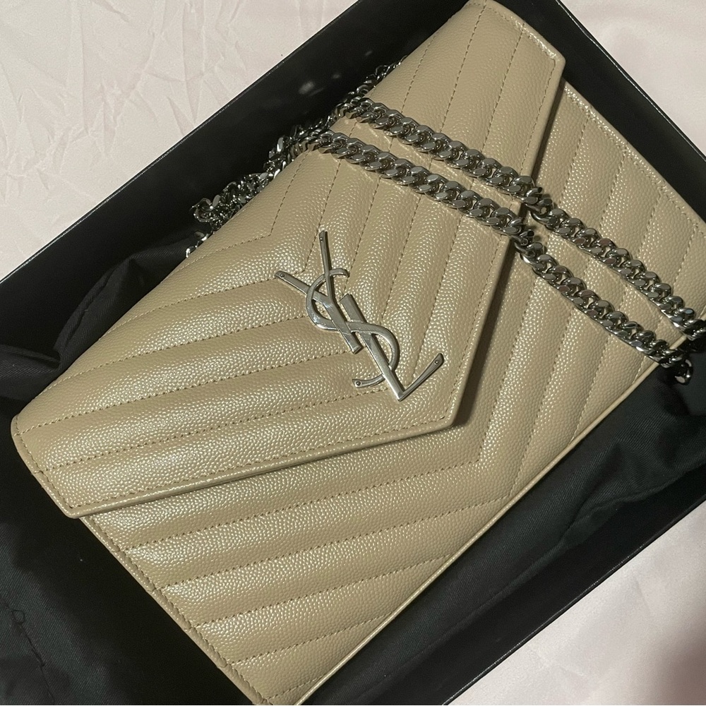 Ysl medium wallet on chain